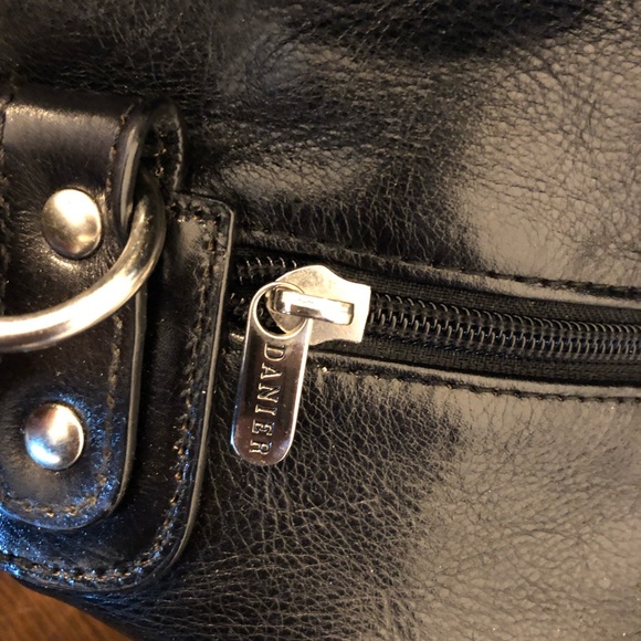 Danier leather purse - Picture 3 of 4